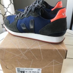 Veja LowTop Sneakers